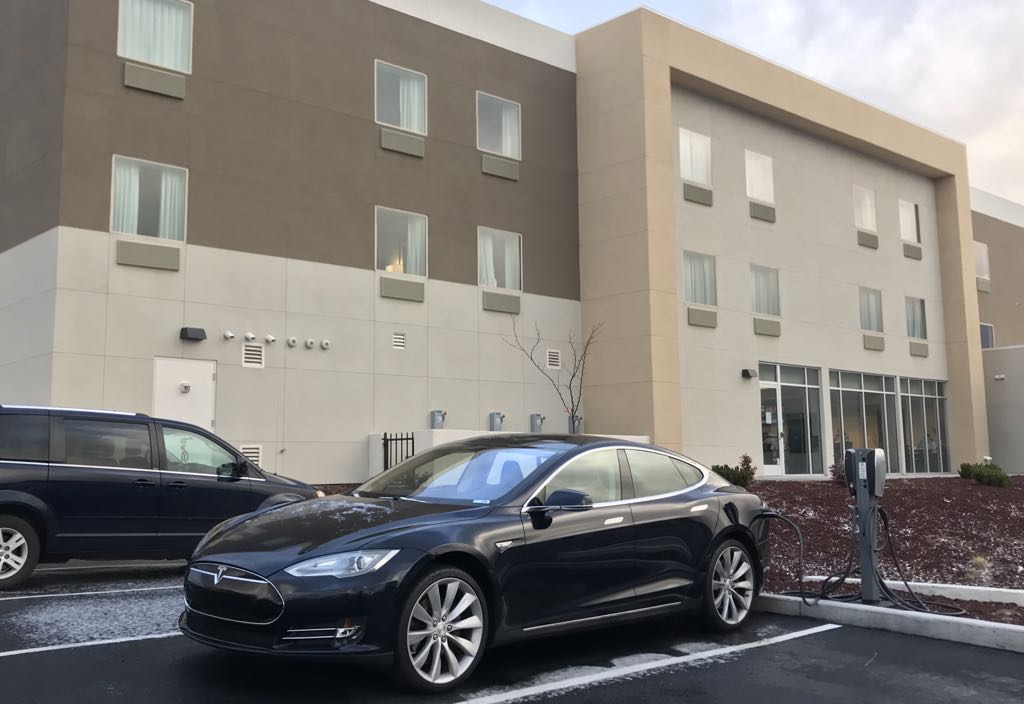 Tesla Holiday Inn Williams